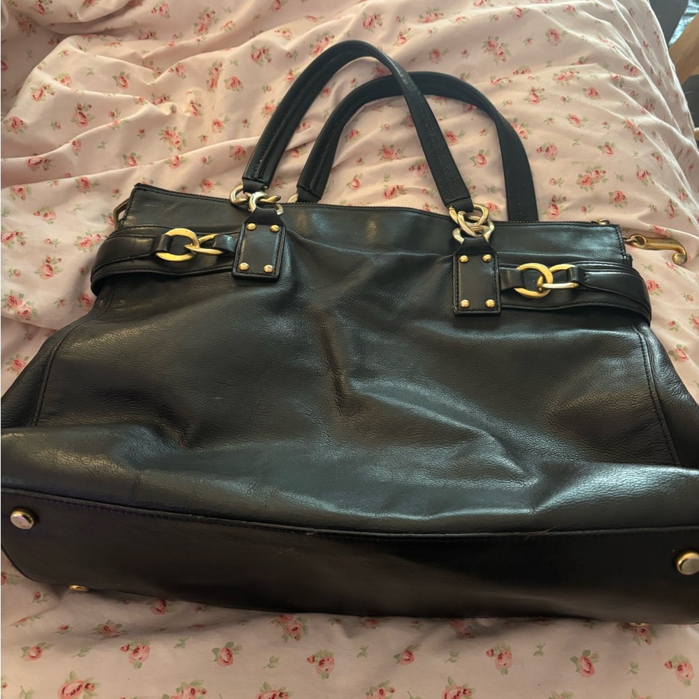 Juicy Couture Black and Gold Tote Bag with Sleek Design